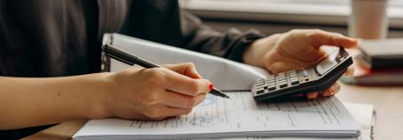 Stundenzettel vs. Digitale Zeiterfassung – Erklärung für effizientes Zeitmanagement