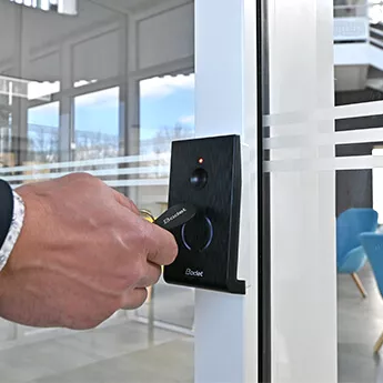 Ein ergonomisches Zugangskontrollsystem Ein ergonomisches Zugangskontrollsystem